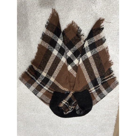 Accessory Street New York Poncho/Shawl NWOT Soft Boucle Knit Cowl One Size - Picture 6 of 6